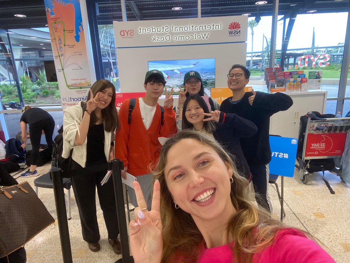 StudyNSW's tweet photo. Happy National Volunteer Week! 🙇‍♀️🙌 

We're thankful for the many international students who dedicate their time to student groups and activities that support the local community. #StudyNSW #InternationalStudents https://t.co/jzYnbgElzv