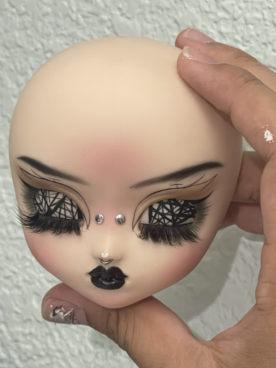 violetafaerie's tweet photo. Meet Lilah(mocha) and Evangel(Natural)! My new seat Pullip customs that will be up for sale soon! #pullip #custompullip https://t.co/nUJuFvsRXz