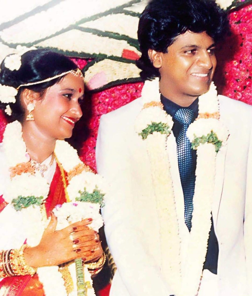 Happy wedding anniversary ❤️

#Shivanna #ShivaRajkumar #GeethaShivaRajkumar #PuneethFC