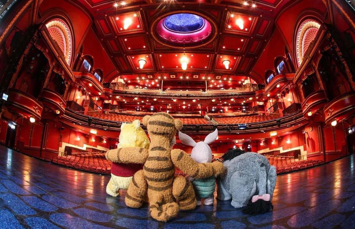 Every week we make a podcast for you in SOUTHAMPTON!!! 🩷🎙️🩷
Welcome to The So SO Show with Visit Southampton - Light up your social life!
We are THE podcast for Southampton, talking about all the happenings in the city and up-coming events. 💜❤️💜