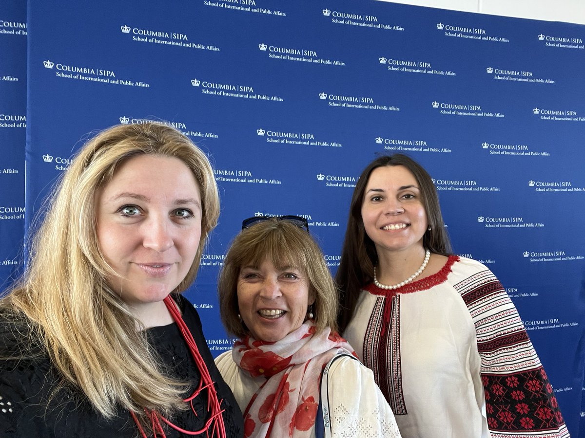 oonuch's tweet photo. And one final one @ASN_Org @darelasn @GwendolynSasse @emm_mateo @CamUkrainistyka @channelljustice @mdyczok @DariaMattingly1 #asnukraine #ASN2023 #asnvyshyvankachallenge https://t.co/3jEWzsSEW1