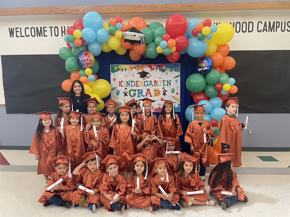 annette_mia's tweet photo. Go HMD Go!!!! #LaFamiliaHMD #Kindergarten #BeetheWhy https://t.co/eikw3EIbLP