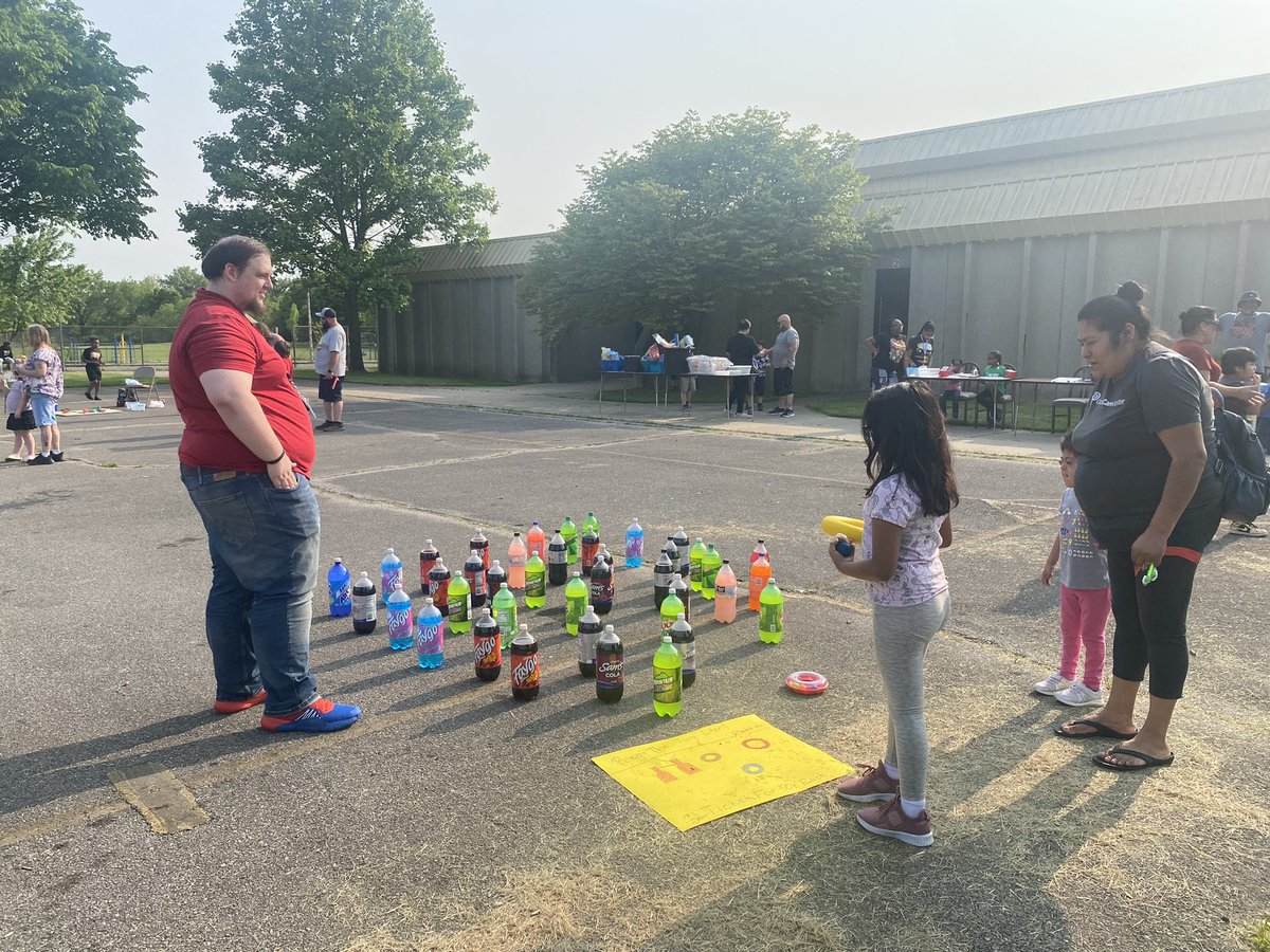 CamilleHaley90's tweet photo. This evening Paul I Miller had a successful school carnival. There were games, food, and lots of fun. @PMiller114 @DariaP1980 @JessicaHeckard @brynn_kardash @IPSSchools https://t.co/H36xghowsf