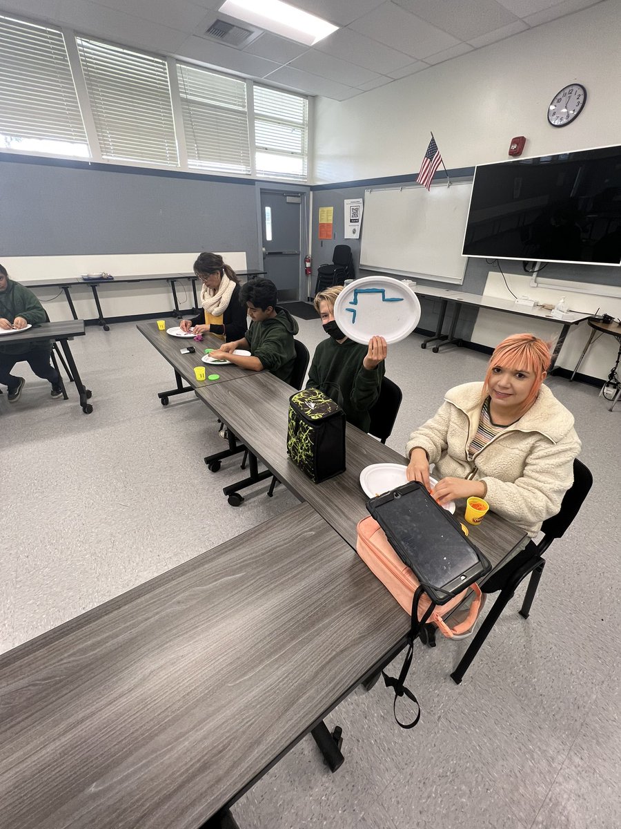 AlvarezRice's tweet photo. ✨Circle of Friends💫The Path to Inclusion✨Thursday’s 🙌🏼 Building your own maze @hesdpride @EOGreenHornets @dcastellanohsd @cof_green https://t.co/qt3UWjFjeU