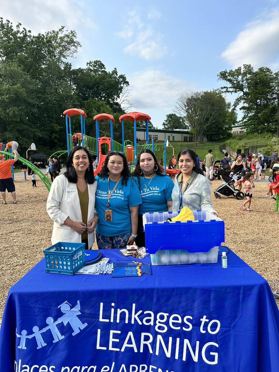 HighlandES_CSL's tweet photo. It was a beautiful day for the #HighlandES End of Year Picnic! Henna, face painting, animal balloons, sno cones, and a vist from MC council member @NataliFGonzalez! Our #PTA, PBIS Team, #Linkages &amp; @EinsteinHS student volunteers made it happen! @MCPSCommunitySc https://t.co/KsI2y8OA0G