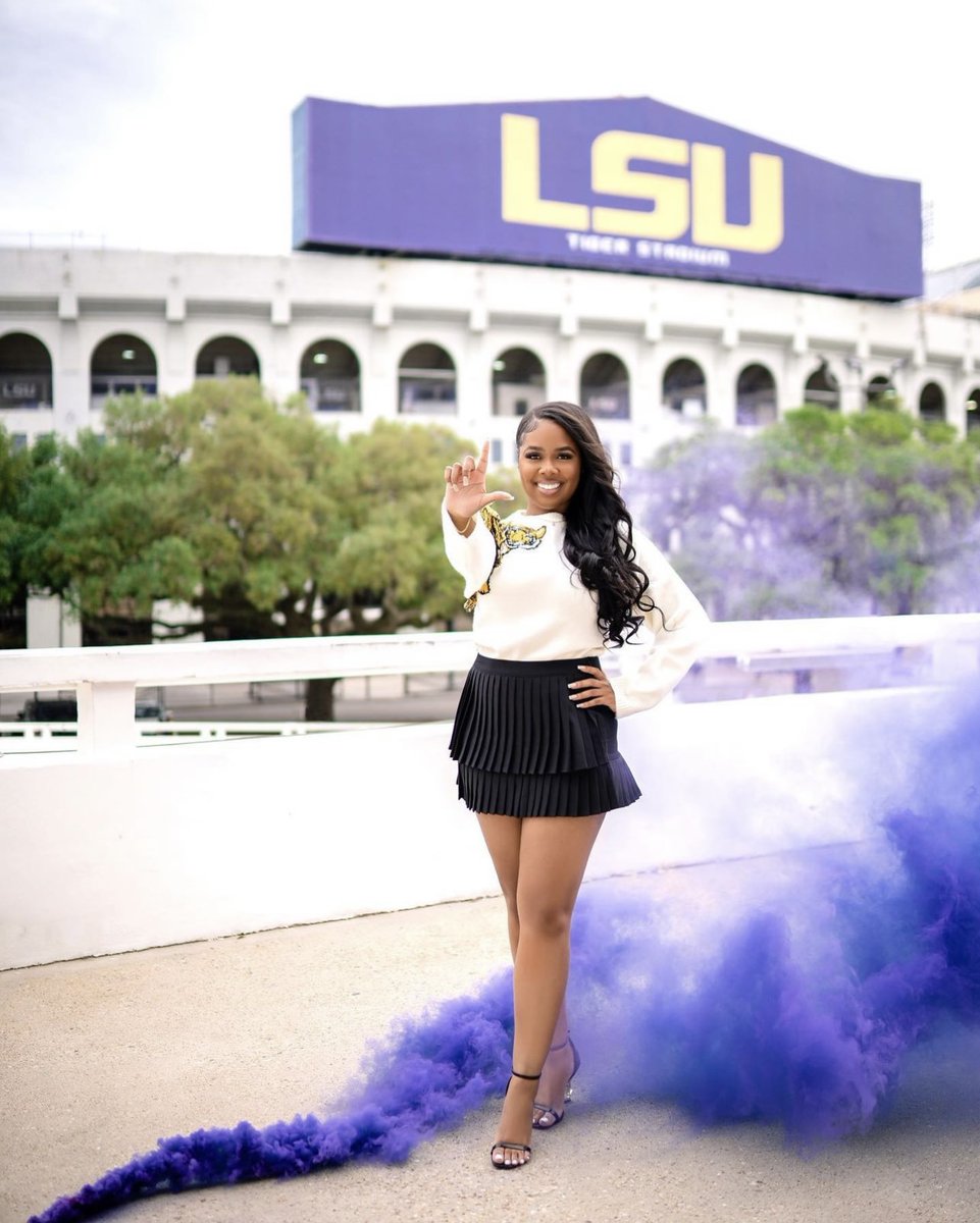 ManshipSchool's tweet photo. Cue the confetti because IT’S COMMENCEMENT DAY! 🎉🥳🎊

📍 Maddox Fieldhouse
⏰ 9 am

Livestream of our graduation ceremony: https://t.co/mSs18bQ6pS

#lsugrad #manshipmade #classof2023 https://t.co/A2cT3Kj38g