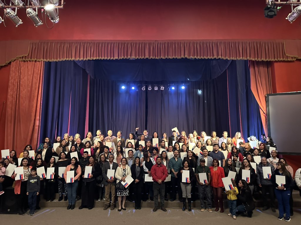 Compartimos la felicidad de 93 esforzadas familias del comité habitacional “Esperanza de un Hogar” que hoy recibieron su certificado de subsidio del Fondo Solidario de Elección de Vivienda <a href="/Minvu/">MINVU - Chile</a> <a href="/minvuatacama/">MINVU Atacama</a> <a href="/serviuatacama/">Serviu Atacama</a> <a href="/GobiernodeChile/">Gobierno de Chile</a> <a href="/goreatacama/">Gobierno Regional de Atacama</a> en #Copiapó ¡Felicidades!
