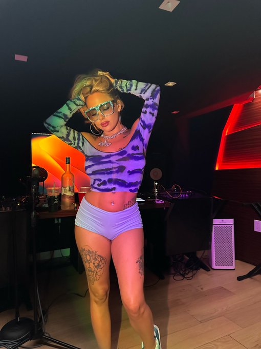 TW Pornstars - Taymoneyduh. Pictures and videos from Twitter.