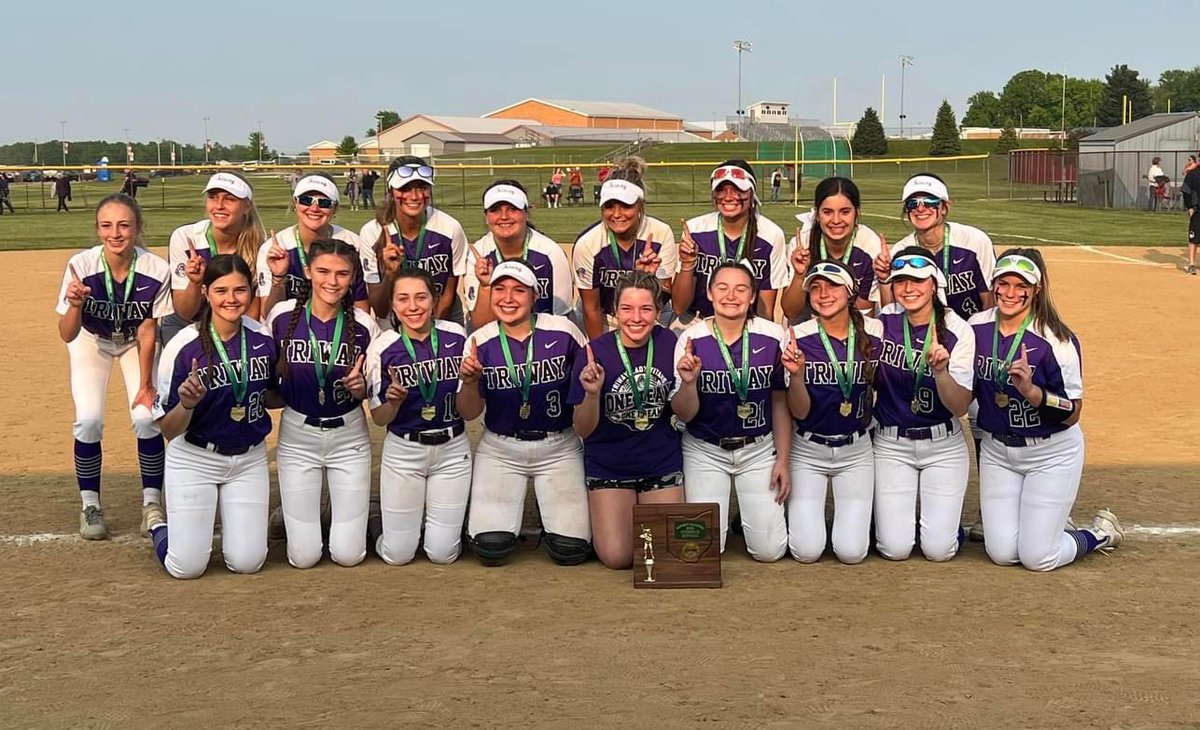 DISTRICT CHAMPS!!!

Triway Varsity Softball took home a WIN today against Manchester with a score of 9-2! They will be back at it Wednesday at Willig Softball Complex in Canton against Canfield South Range @ 5pm for Regional Semis!🥎💜