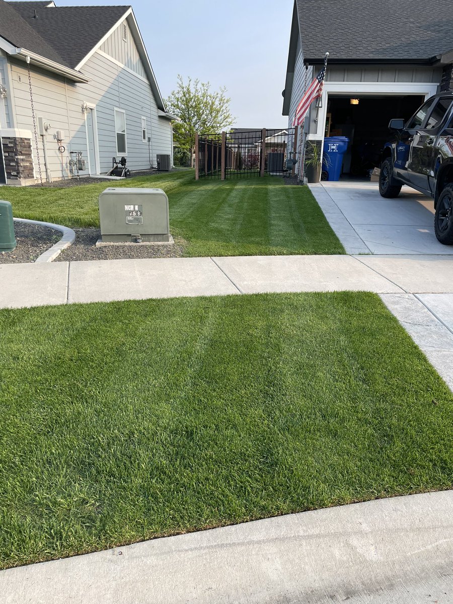 JSGoose11's tweet image. The team showed up tonight and just performed to ownerships expectations. Would like to thank @smithoptics for shades 🕶️, @toromowers &amp;amp; @OutKickTNML for the hydration. Couldn’t have done it without y’all’s support. 
Welcome @CoachWhite17 for joining the league tonight 💪🏼