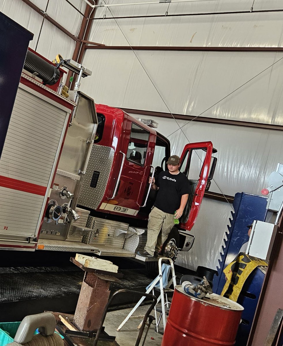 ECCC Diesel Technology was proud to perform PMs on Decatur's fire trucks as community service  while gaining valuable experience this year. 
#withYOUinmind  #gotoEC #ECCC  #Diesel