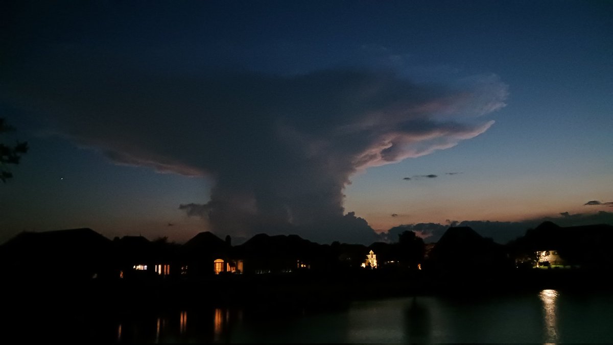 KreweduWho's tweet photo. @MargaretOrr may your evening and  cumulonimbus clouds be peaceful and calm @wdsu #thatslidelllife https://t.co/U3VfhTZvve