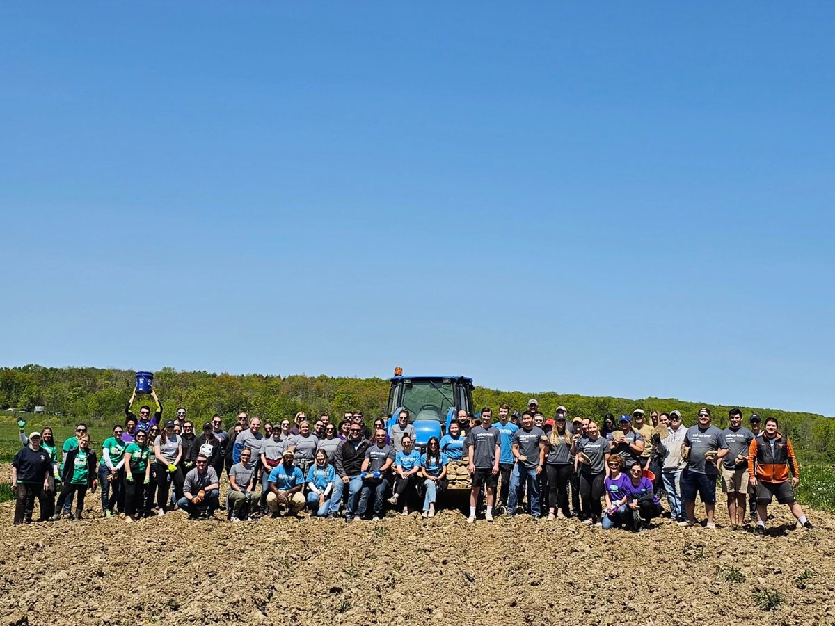 Happy #518Day!  Today, we volunteered at the Patroon Land Farm! 🌱 Thanks <a href="/UnitedWay_GCR/">United Way of the Greater Capital Region</a> for organizing this initiative!