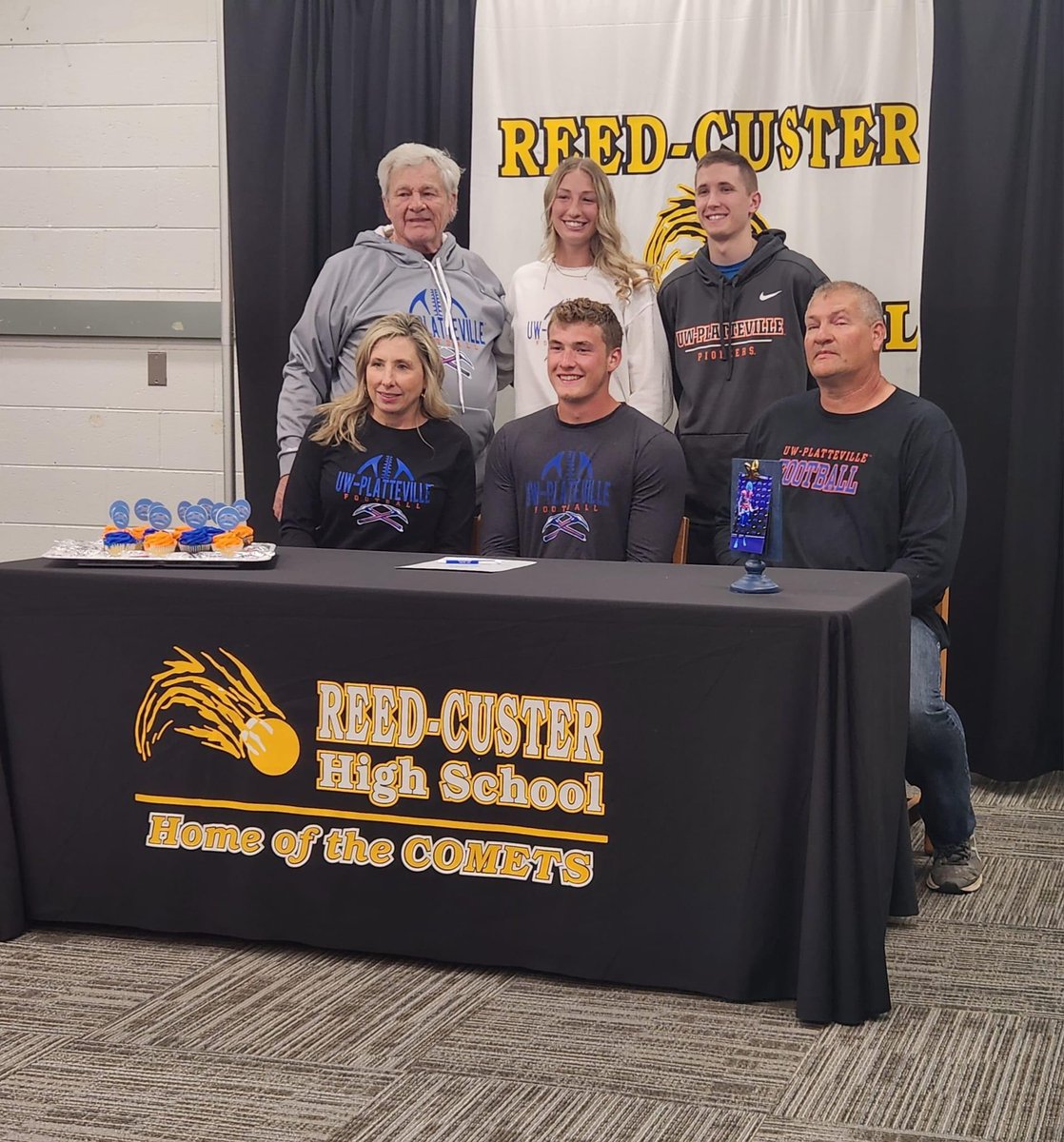 RCCometFootball's tweet photo. Congrats to @Josh29239789 @LucasFoote1 @jchristian2023 @gbruciak48  Can’t wait to watch you guys at the next level! https://t.co/tbB5fSMAXr