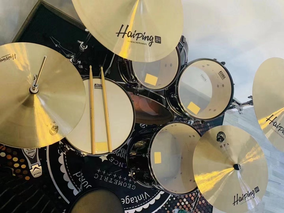HaipingCymbals's tweet photo. 做鼓手的第1233天#haipingcymbals #drumkit #jazzdrums #drummer #percussion #musicfestival #wuhancymbals #madeinchina #livehouse #livemusic #band #海平镲片 #海平乐器 #打击乐 https://t.co/wW3BNmihaY