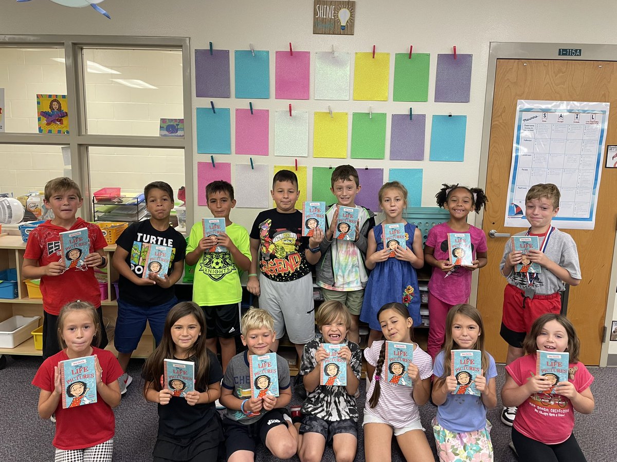 All our Mariners received a new book from @PrincipalSwain today. They will participate in the ONE OCPS Summer Reading Challenge and log their minutes on Beanstack so together we can reach our school goal of 10,000 minutes. #WeAreAvalon #ocpsreads