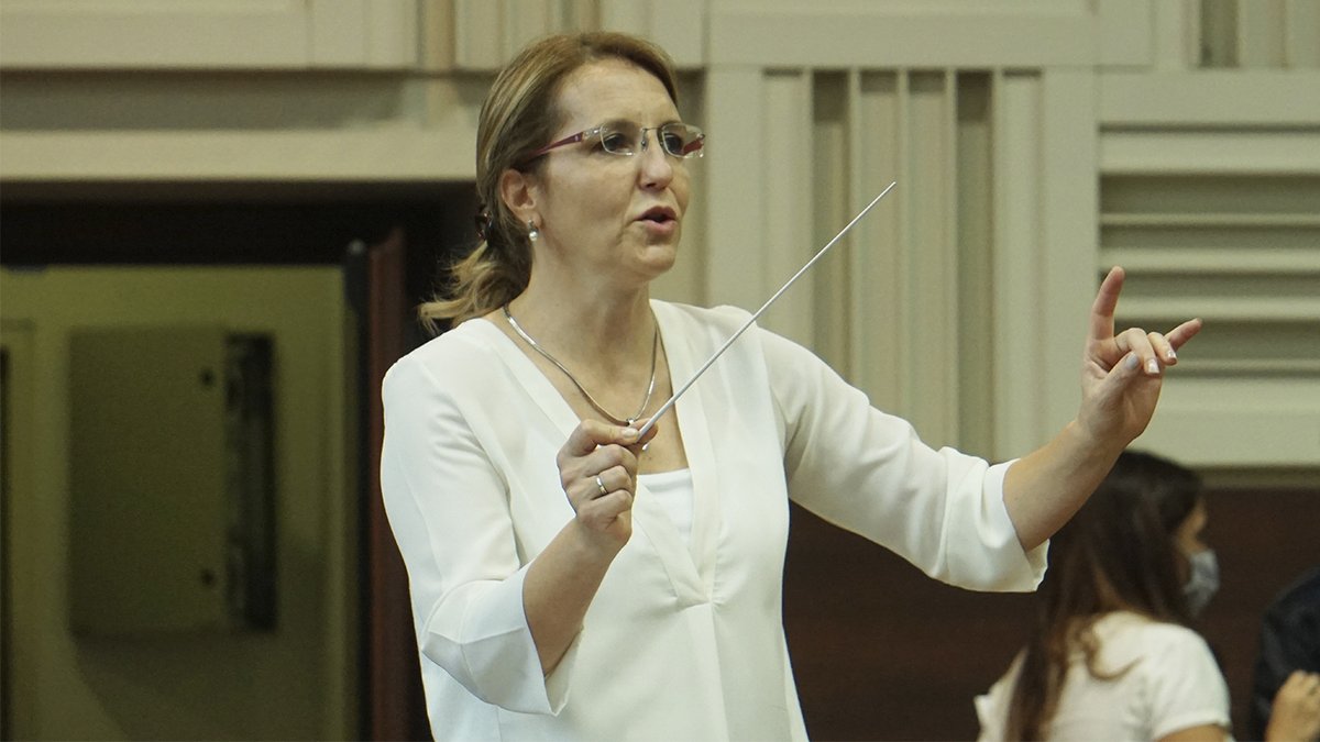La directora cordobesa Laura Cmet lleva adelante «Rock entre dictaduras 1973-1976» en el Centro Cultural Kirchner en Buenos Aires. Se transmite en vivo.
clasicacordoba.com.ar/musica-en-una-…
@elCCKirchner <a href="/CulturaNacionAR/">Cultura Nación</a>