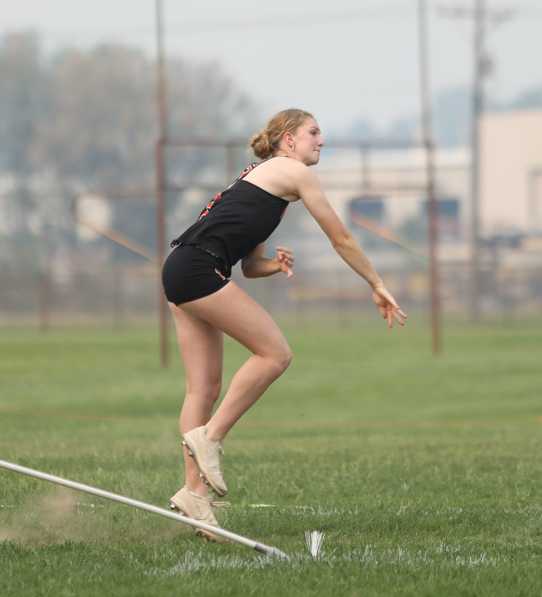 Last chance track meet, a little javelin action. Next stop, @SDHSAA state track meet. @IsabelCarda1 @SFWarriorTrack . #trackandfield #javelin #highschooltrack