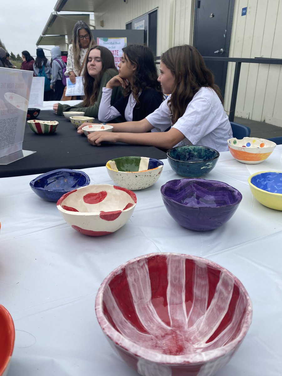 KelleeYoder's tweet photo. VIDA’s Design Expo was a HUGE success! What fun! @VIDASHARKS https://t.co/3QuzfG29Zn