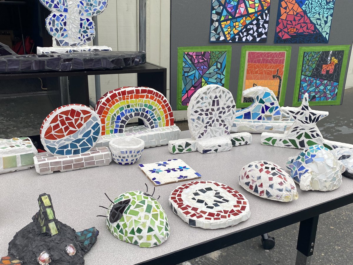 KelleeYoder's tweet photo. VIDA’s Design Expo was a HUGE success! What fun! @VIDASHARKS https://t.co/3QuzfG29Zn