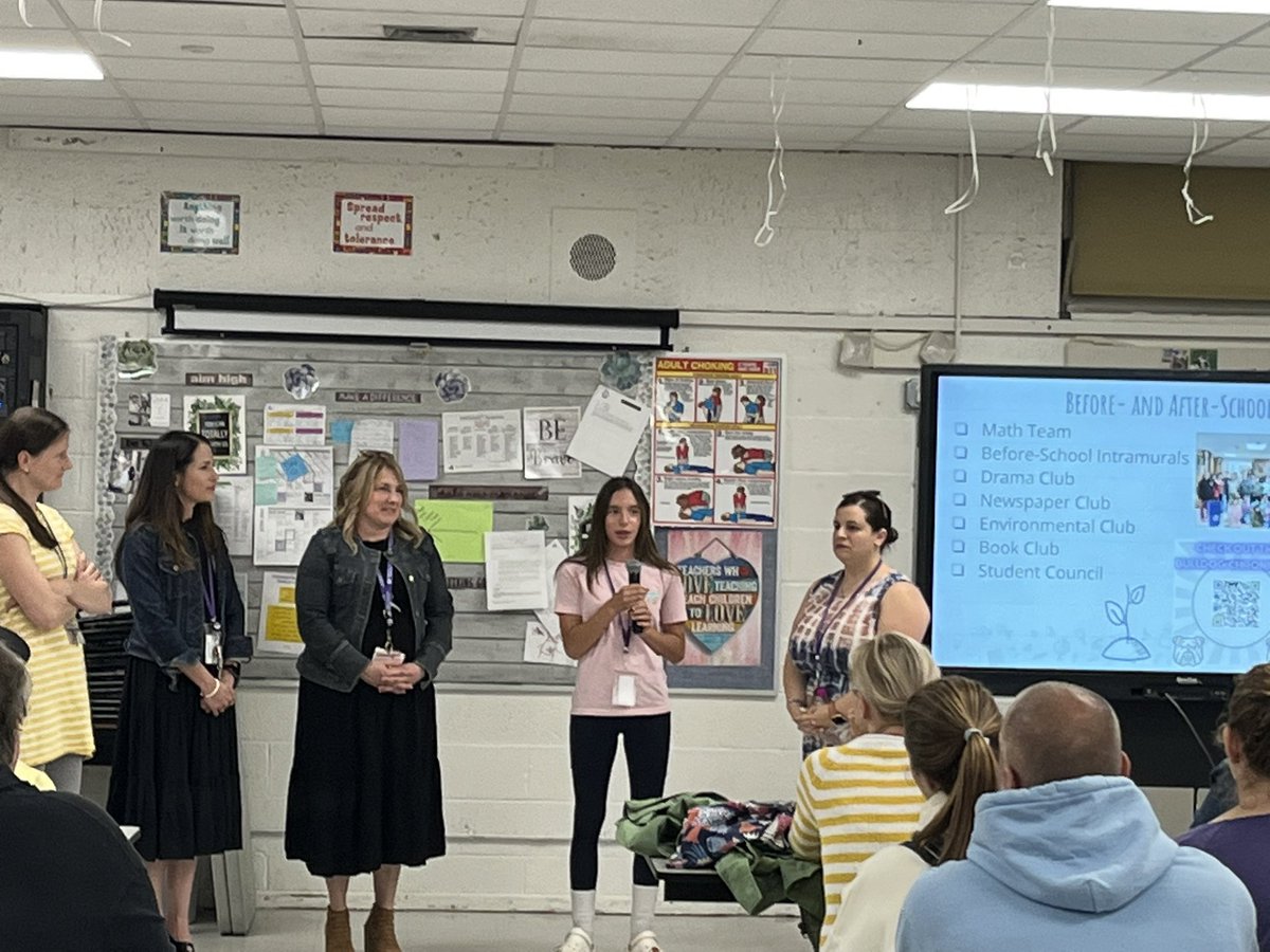 McelweeTami's tweet photo. Grade 2 into 3 transition meeting at Vernon- thank you to the student leaders, Dr. Vacchio and all the Vernon teachers who helped families begin their transition to Vernon! @OBENSchools https://t.co/BABX0vbZHd