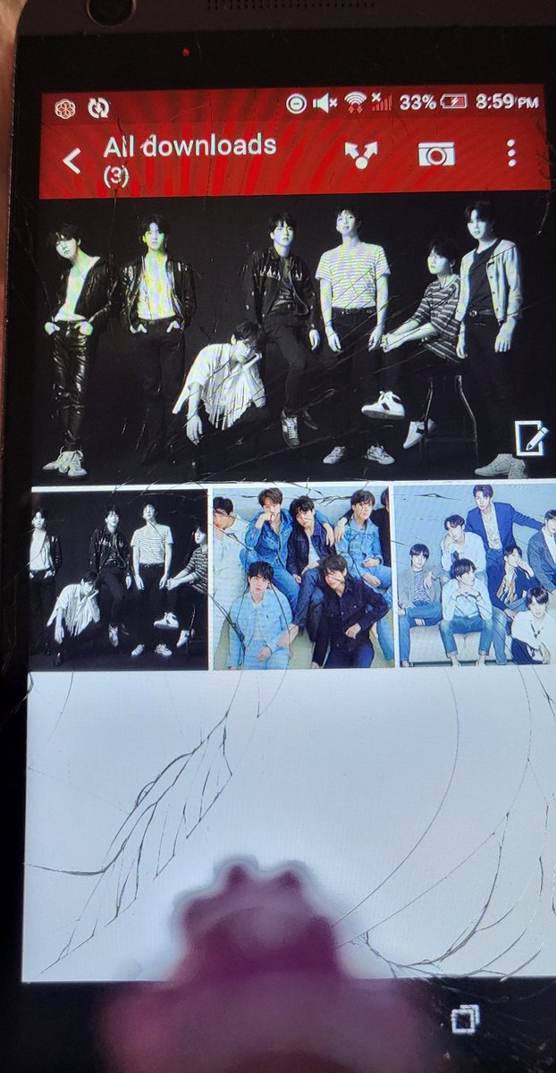 YoongiLeaf's tweet photo. I was looking thru old stuff and found my old cellphone from 5 years ago............it took me back i cryy😭😭😭 unfortunately it seems I've wiped the phone out besides the very few ot7 pics I had saved lol #BTSarmy #BTS https://t.co/LbLCeyOpBl
