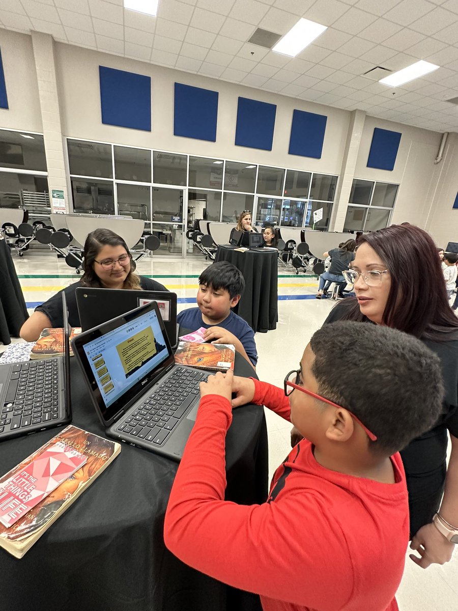cvperez74's tweet photo. Wow! We held our 1st Dual Language EXPO.  Los padres super orgullosos al escuchar a sus hijos presentar sus proyectos en su segundo idioma. Parents were so proud of their students presenting their projects in their L2. Great Job DL Team! @pisdesela @ThomasHancockES https://t.co/HTFWVyHGjB