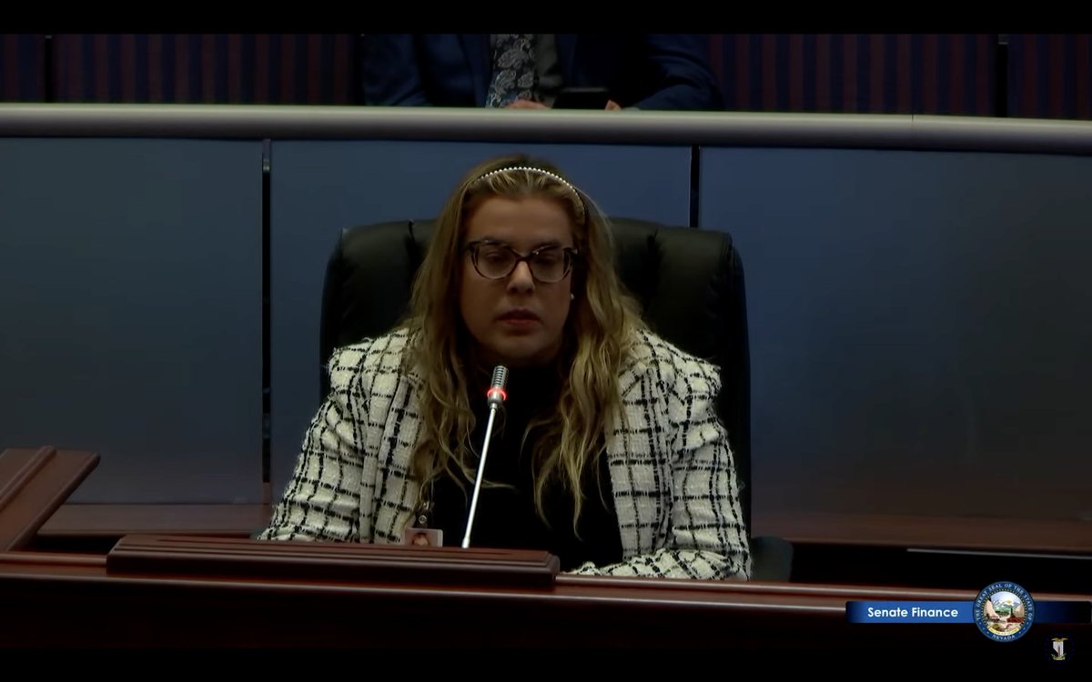 LetNevadaVote's tweet image. 2 Clarifications on #SB443 from @Emily_Zamora15 ED of @SSV_NV 
1) The DMV will be open for 6 days after ED so voters can who need to cure their ballots can get an updated ID if needed.
2) The Clark and Washoe DMVs will be open on Sundays because they're already open on Saturdays.