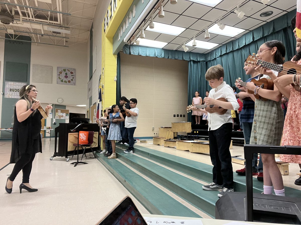 MusicBce's tweet photo. We had a fantastic (and massive) collaborative Spring Concert with 3rd-5th. We did it! Great work BCE ❤️ @GoldenEaglesBCE @CanutilloISD https://t.co/W6H3dnaeiZ