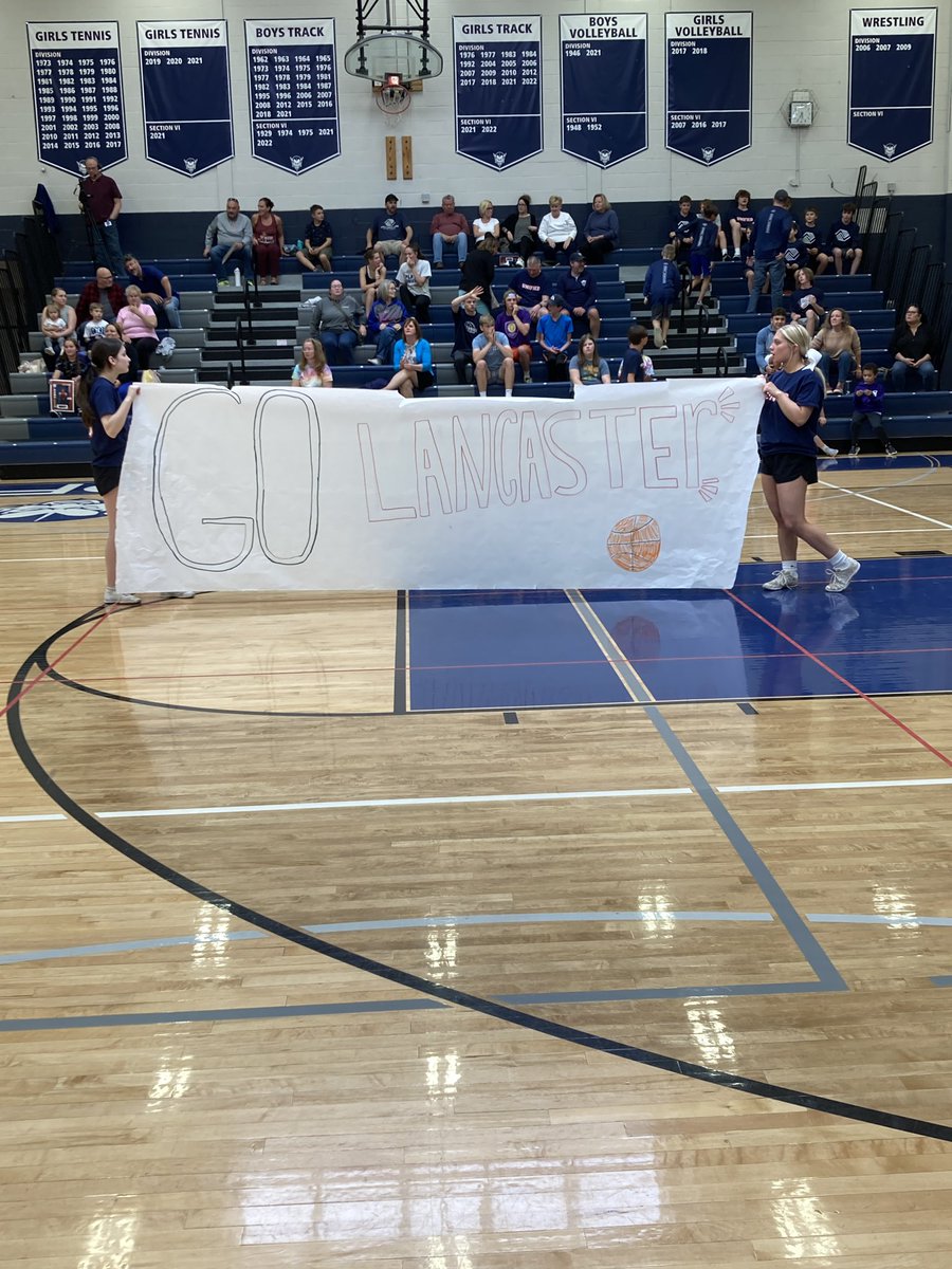 UnifiedBBLHS's tweet photo. Back and forth game tonight vs East Aurora with the victory going to EA. Great effort by both teams! Go Unified! @LHS_Athletics1 @LancVarGirlsLax @LCSDLHSPrinc @LancasterCSD @LegendsTrack @Section6USBBall @UnifiedSportsNY @LCTA_NY https://t.co/QMo4t5cnCw