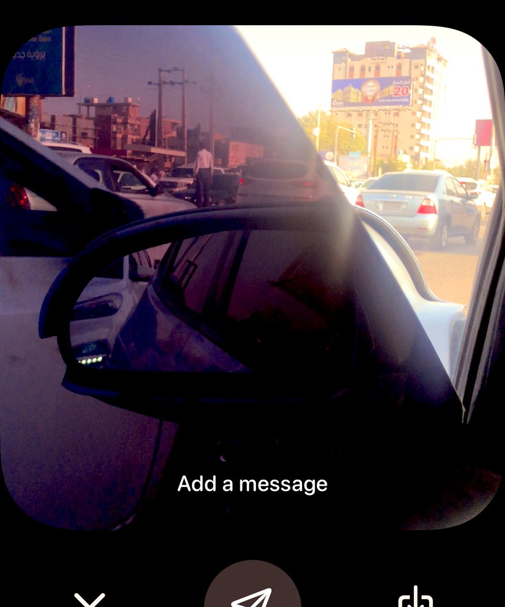 saynaiid's tweet photo. بس م ترجع لينا زحمه الشارع الضيقه دي  وزنقه الكلاب الواااي ديي https://t.co/5T76T4VUmh