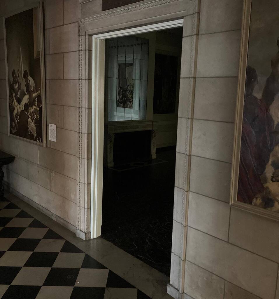 MelKeiser's tweet photo. Every time I stay until close at the museum, I get nerd-thrill.

Pro or up if you’re coming to my opening of The Life and Deaths of The Mels at the International Museum of Surgical Science tomorrow, May 19 from 6-8p; don’t forget to look at the floor. Th… https://t.co/mcQun7tjRs https://t.co/Jko8nUdGKn