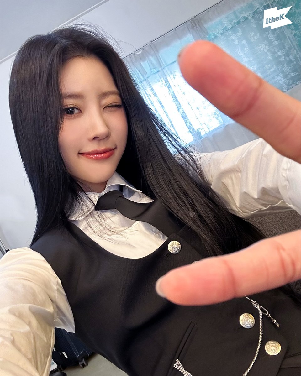 1theK's tweet photo. 🎬이번주 영화 인기 순위
[#수트댄스 ] #미주 _ #MovieStar
#MIJOO @LeeMiJoo

#SuitDance 👉 https://t.co/H4oo8twboV https://t.co/IUbgGeZ2IF