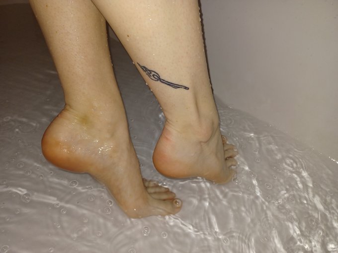Anyone here into feet? I'm a virgin at this so teach me what you like and get it while its free on my<a href="/tag/feet"class="tags"><span>#feet</span></a><a href="/tag/onlyfansfree"class="tags"><span>#onlyfansfree</span></a><a href="/tag/feetfethish"class="tags"><span>#feetfethish</span></a>