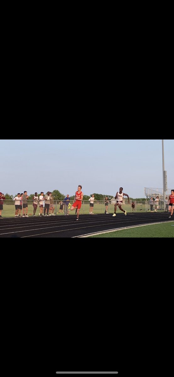 PlymouthHS_XCTF's tweet image. Sectional Champion in the 400m!! Congrats Carter Druzbicki!! (Sorry for the bad pic quality.)