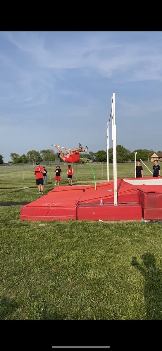 PlymouthHS_XCTF's tweet image. Sectional Champion in pole vault!! Congrats Carter Weedling!!