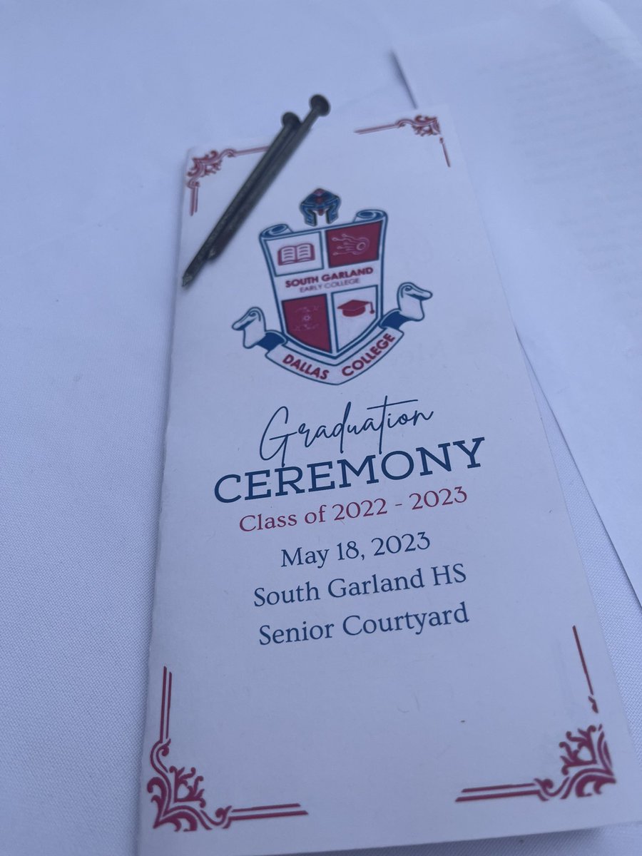 Victori51986943's tweet photo. My heart is full! Thank you @SGHS_Titans for inviting me to the ECHS celebration.  Did I mention this is the 1st @sgechs graduating class in GISD? So proud! @Doc_torSus @drlopez23 @gisdmagnets @PrincipalEwing @Vsan22Victoria @MVHSVP @gisdnews https://t.co/fxzTYSsyai