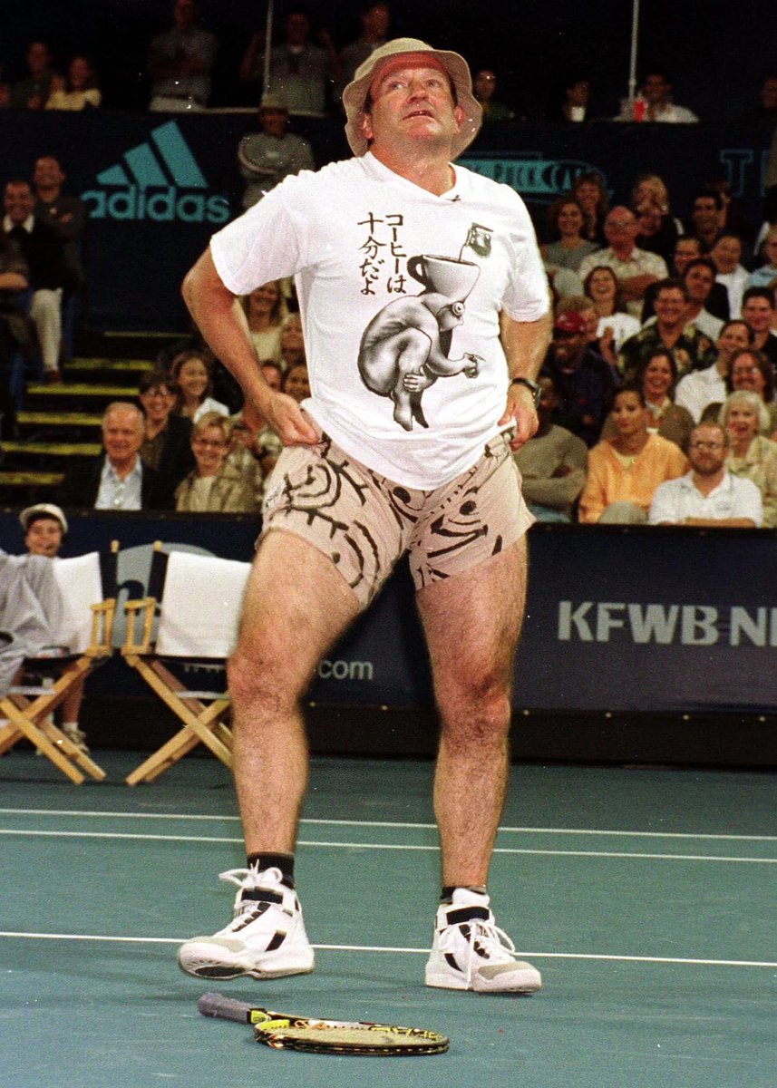 notgwendalupe's tweet photo. not only a film icon but also a fashion icon https://t.co/Fw7TIOHu8O