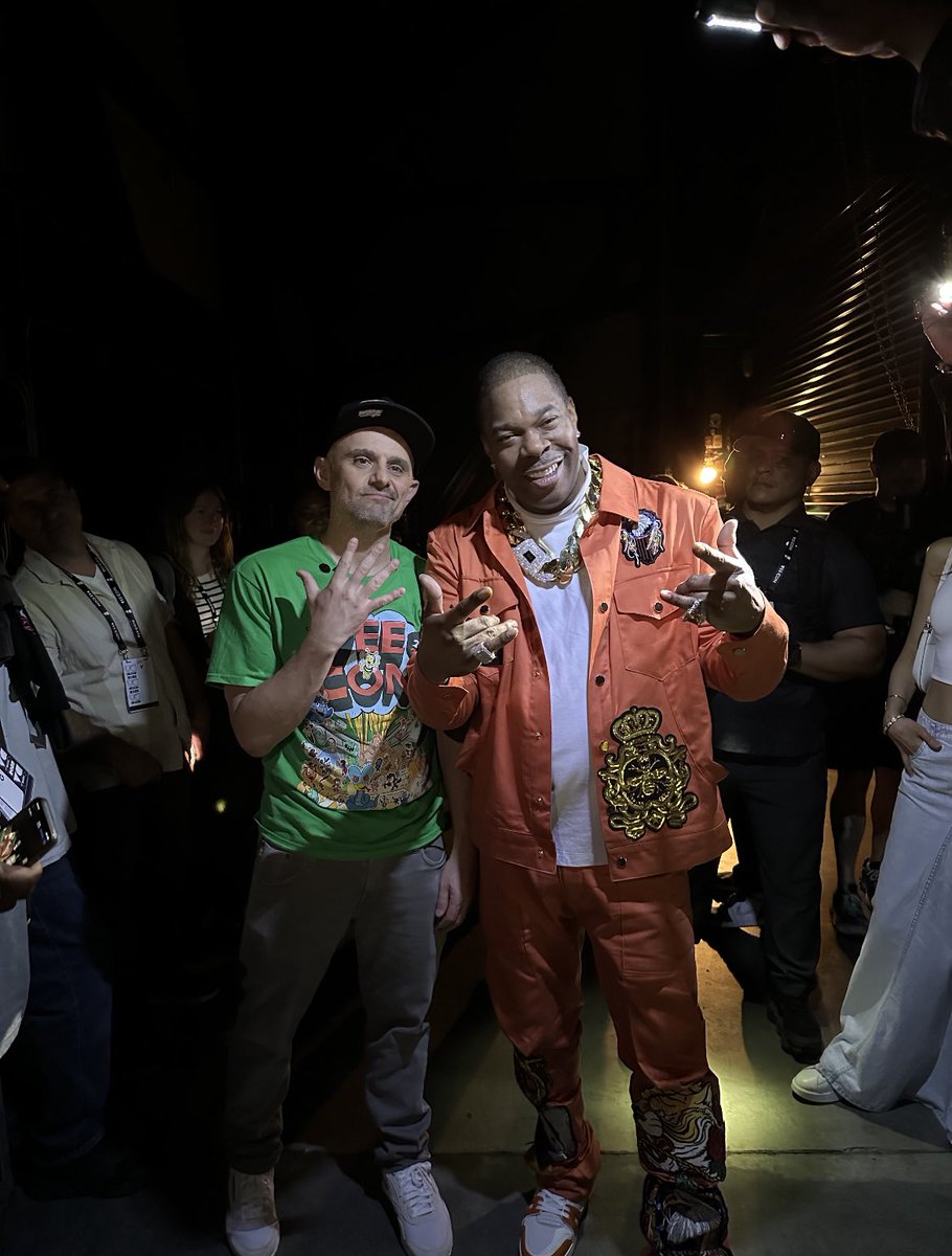 garyvee's tweet photo. Good night at @veecon … @BustaRhymes bringing heat https://t.co/fOlFGrIsmw