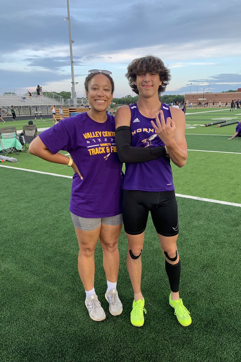 MissDantzson's tweet photo. State Boundddd #highjump @CooperNation0 https://t.co/J3dr0JG45b