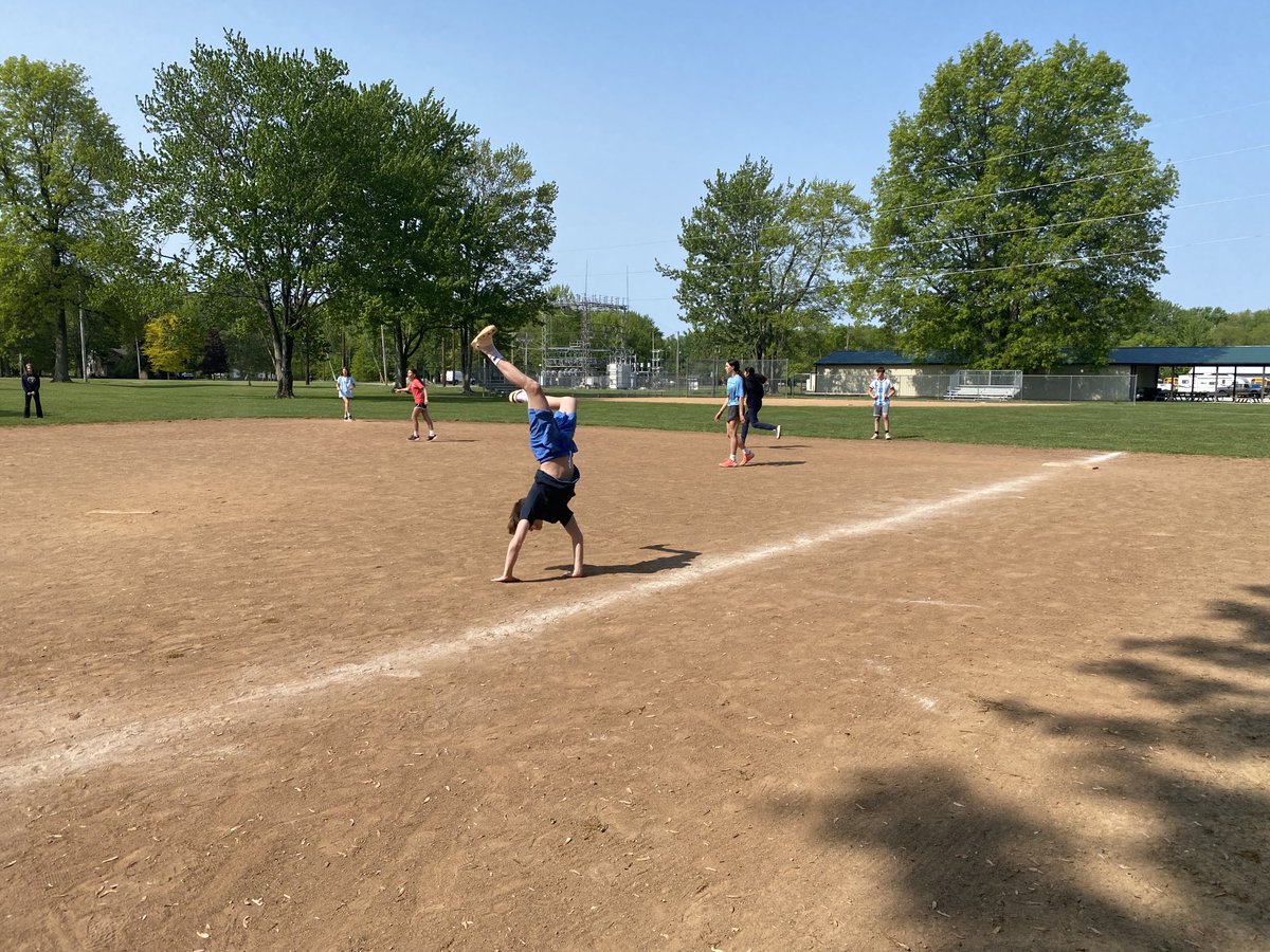 imchadsmom's tweet image. Kickin’ it on the ball diamond. 3-3 Wilson v Juliani! #onceaRaider #inthemiddle
