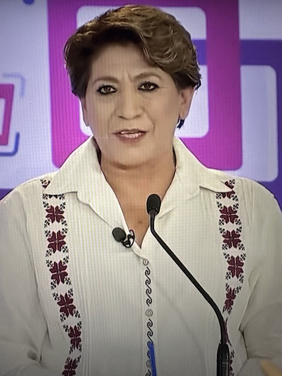 AndreaChavezTre's tweet photo. La maestra Delfina Gómez es una mujer sencilla, cercana, auténtica, accesible y muy humana.

Conoce las necesidades de su estado e identifica las causas que han originado el abandono del pueblo mexiquense. 

Con Delfina, el PRI se va del EDOMEX para siempre. 

#DebateEdomex https://t.co/FDORw0Pbch