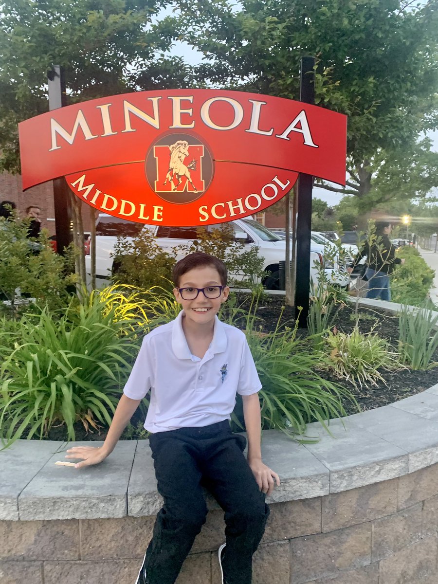 kmor96's tweet photo. What an amazing concert! So #mineolaproud of these kids and how they have grown musically. @MineolaMS https://t.co/mfPk5AF28r