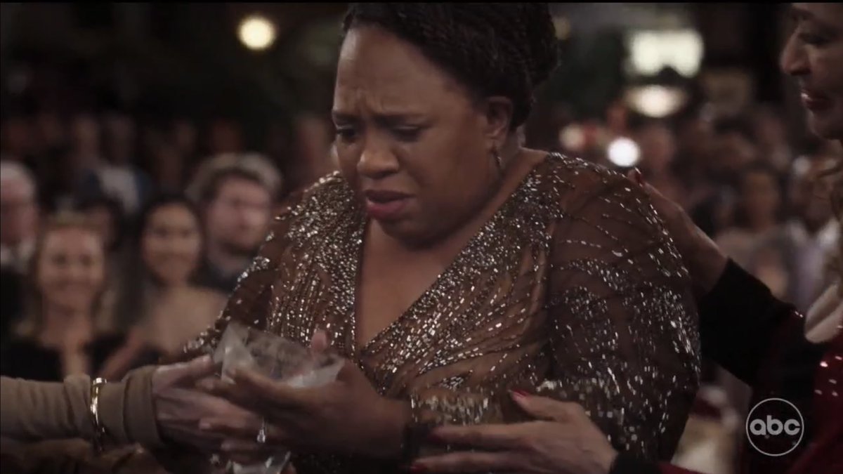 rcklandmind's tweet photo. MOMMA BAILEY DESERVES IT

 #GreysAnatomy https://t.co/Lb4Q3i40rK