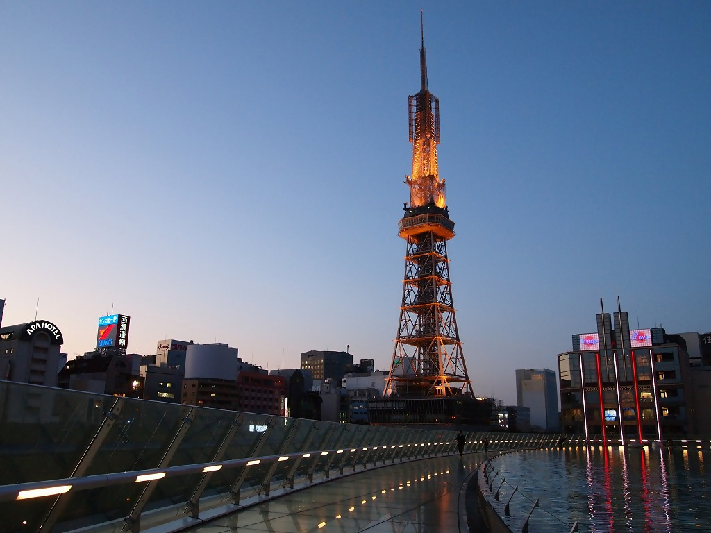 This weekend, would you like to view the Nagoya TV tower (Chubu Electric　MIRAI TOWER) from the 'Spaceship-Aqua'?
#music #oasis21 #art 
#visitjapanjp #visitnagoyajp #japan #nagoya #名古屋市 #photogenic #bestphoto_japan #photo_jpn