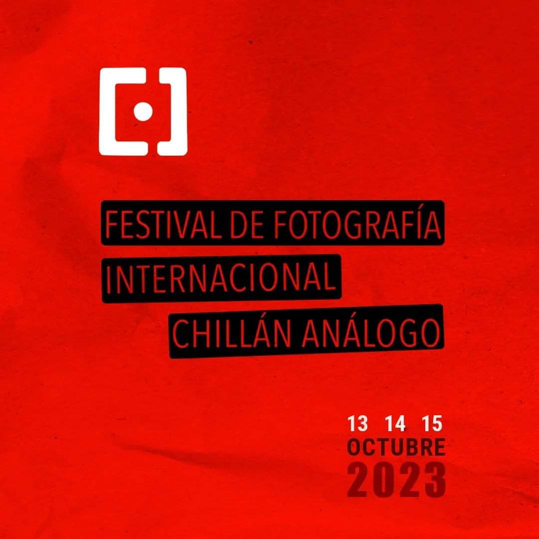 Los días 13, 14 y 15 de octubre se realizará la 1era versión de
𝙁𝙄𝘾𝙃𝘼 𝘍𝘦𝘴𝘵𝘪𝘷𝘢𝘭 𝘐𝘯𝘵𝘦𝘳𝘯𝘢𝘤𝘪𝘰𝘯𝘢𝘭 𝘥𝘦 𝘍𝘰𝘵𝘰𝘨𝘳𝘢𝘧𝘪𝘢 𝘊𝘩𝘪𝘭𝘭á𝘯 𝘈𝘯á𝘭𝘰𝘨𝘰. 
FICHA busca potenciar el uso del lenguaje análogo como una herramienta eficaz de comunicación y expresión