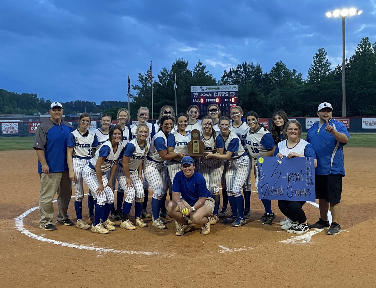 BCHSSportMed's tweet photo. Special shout-out to Butler County Softball. The most consistently successful athletic program at BCHS in my 5 years. In an area with some of the best softball programs in KY. The foundation set by @johnembry and carried over by @CoachRobbins24 with some very talented girls! https://t.co/3Cr3ZXtlII