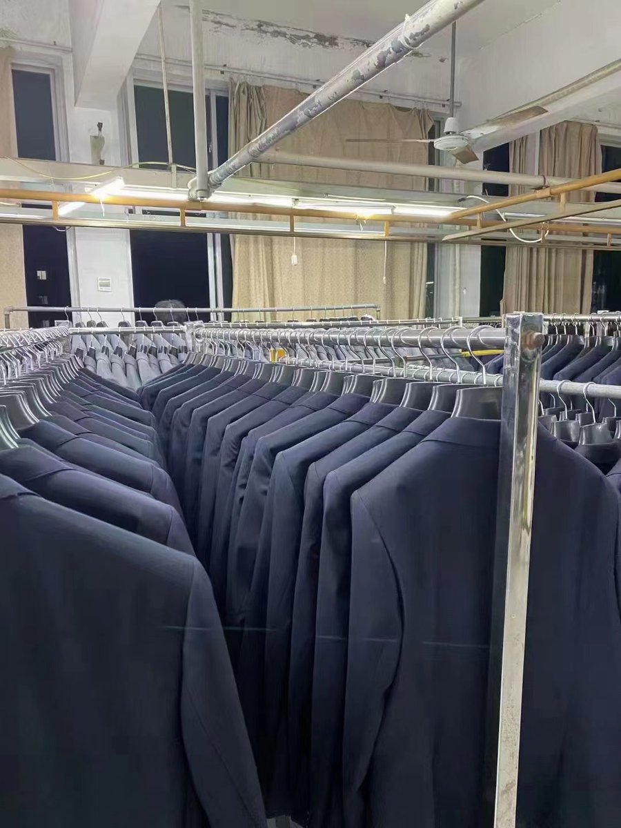 CoolCoolChina's tweet image. The director of our factory said that the quality of clothing inventory management depends on the order frequency and shipment frequency of the sales department. Honestly, what he said made a lot of sense. #factorymanagement #inventory  #management #LeadershipMatters #SCM #suit