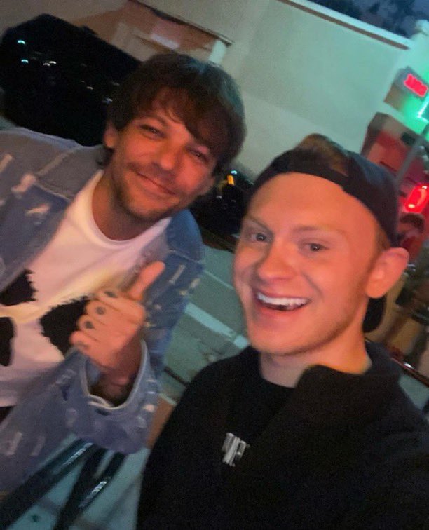 LouisTEcuador's tweet photo. 📸|| Fotitos de Louis la noche pasada en LA! 💫🥳

🦄 https://t.co/ALy0K3JzcQ