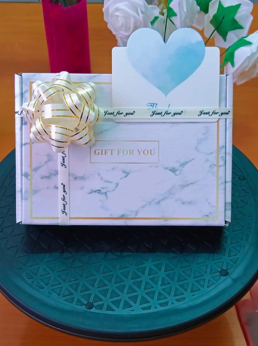 jamilah_jml's tweet photo. 📌READY STOCK📌READY STOCK

GIFT BOX/SURPRISE BOX/PRESENT/HADIAH BIRTHDAY/HADIAH KAHWIN✅

(Tawau Sabah)✅

HARGA : RM28

Area Tawau selfcollect/cod✅

Luar kawasan Tawau  Boleh Pos✅

Boleh terus klik link wassap utk oder👇
https://t.co/w9T46oJpYl

#giftbox 
#presentbox https://t.co/l937208HsF